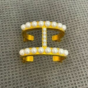 Carolina Herrera pearl bangle bracelet gold